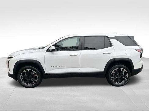 Used 2025 Chevrolet Equinox LT image 2