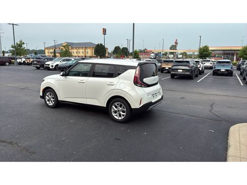 Used 2025 Kia Soul LX w/ LX Technology Package FWD image 5