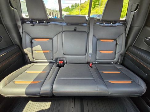 Certified 2023 GMC Sierra 1500 AT4 w/ Technology Package AWD/4WD image 45
