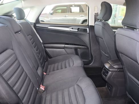Used 2015 Ford Fusion SE FWD image 35