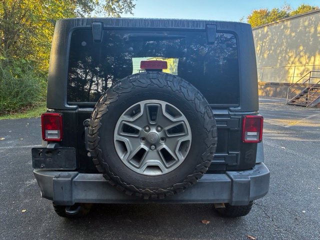 Used 2015 Jeep Wrangler Rubicon w/ Power Convenience Group AWD/4WD image 8