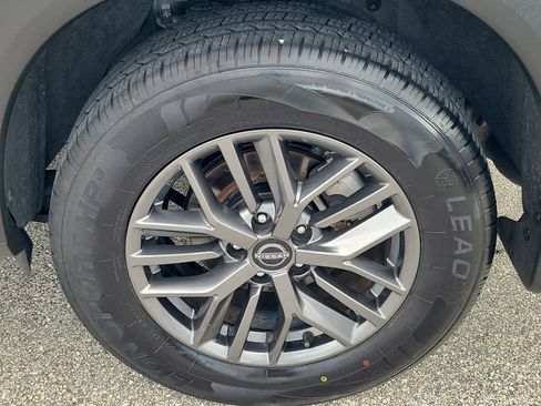 Used 2023 Nissan Rogue S FWD image 8