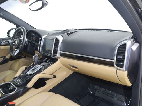 Used 2017 Porsche Cayenne Platinum Edition AWD/4WD image 45
