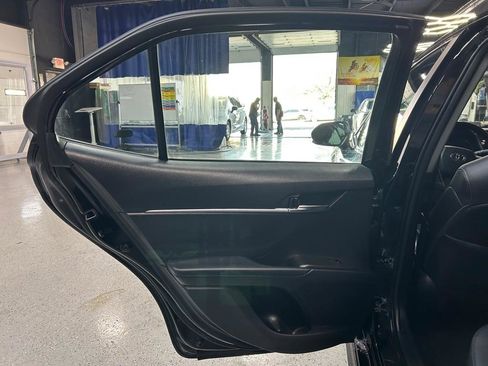 Used 2023 Toyota Camry SE image 13