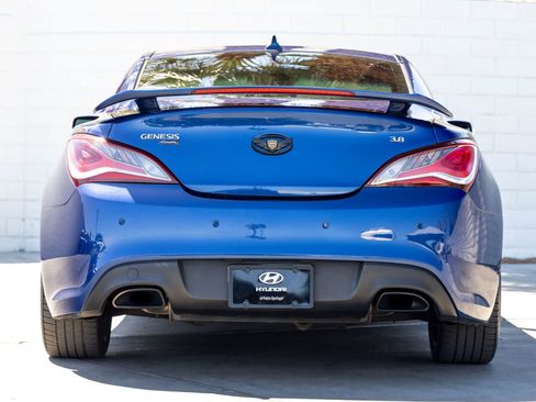 Used 2016 Hyundai Genesis Coupe 3.8 image 9
