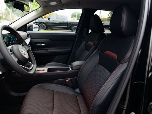 New 2026 Nissan Kicks SR w/ Cold Weather Package image 18