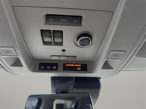 Used 2019 Cadillac Escalade ESV Luxury RWD image 66