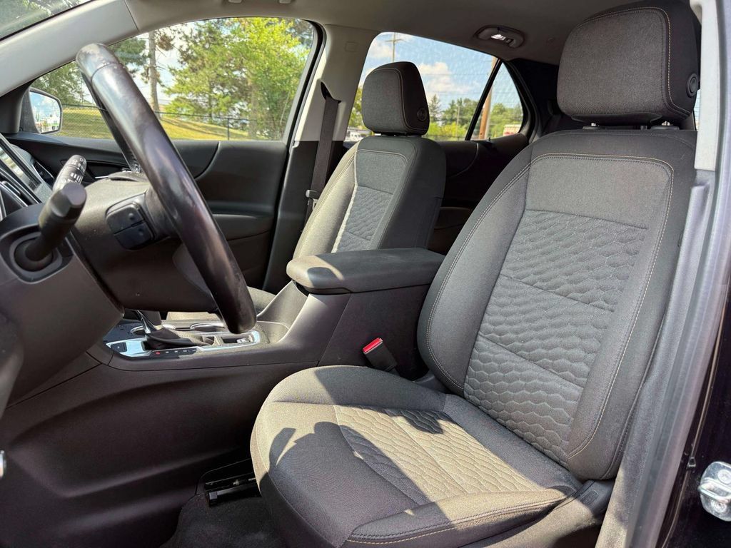 Used 2019 Chevrolet Equinox LT AWD/4WD image 13