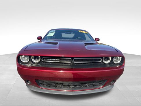 Used 2018 Dodge Challenger SXT RWD image 8