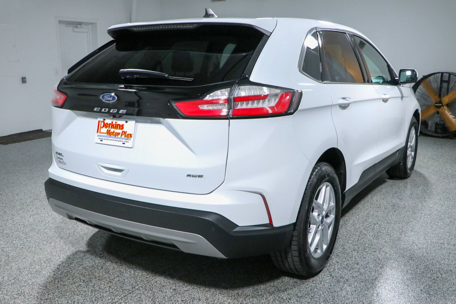 Used 2024 Ford Edge SEL w/ Convenience Package AWD/4WD image 7