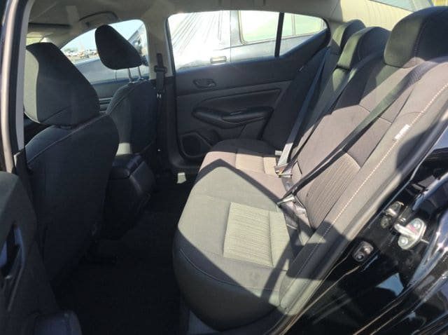 Used 2025 Nissan Altima 2.5 SV FWD image 7