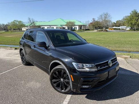Used 2021 Volkswagen Tiguan SE R-Line image 2