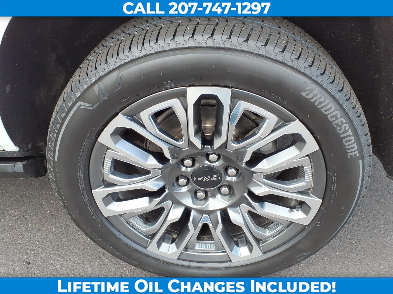 Used 2024 GMC Yukon Denali Ultimate AWD/4WD image 10