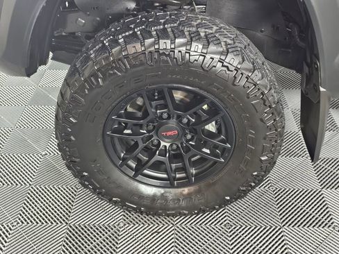 Used 2021 Toyota Tacoma TRD Off-Road image 11