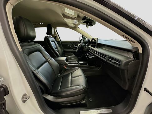 Used 2023 Lincoln Corsair Standard image 33