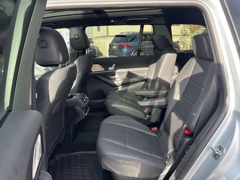 Used 2025 Mercedes-Benz GLS 450 4MATIC image 13