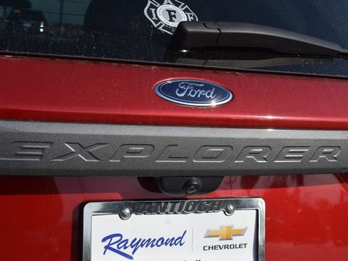Used 2024 Ford Explorer XLT w/ Equipment Group 202A AWD/4WD image 14