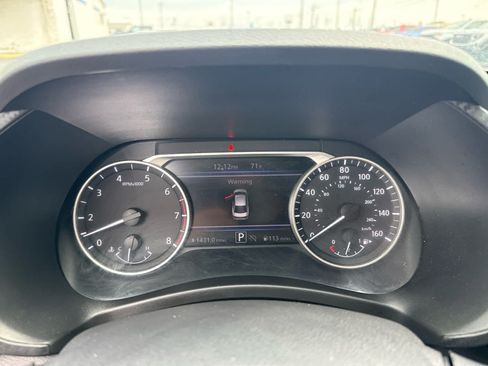 Used 2025 Nissan Sentra SV FWD image 18