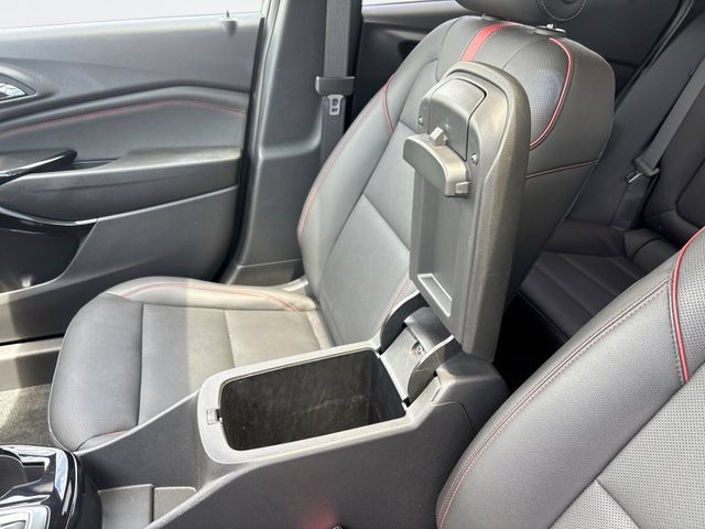 Used 2024 Chevrolet Trax RS w/ Sunroof Package FWD image 20