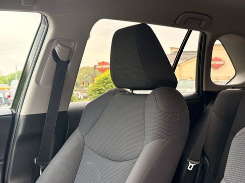Used 2019 Toyota RAV4 LE w/ All Weather Liner Package AWD/4WD image 25