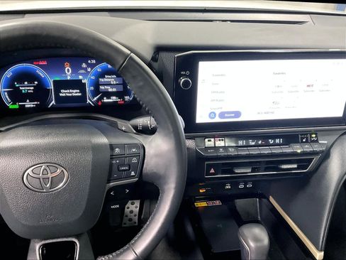 Used 2025 Toyota Camry XSE image 18