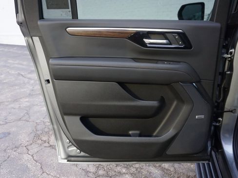 New 2026 Chevrolet Suburban High Country image 29