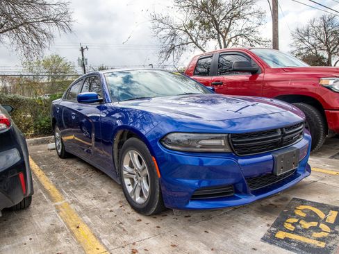 Used 2019 Dodge Charger SXT image 6