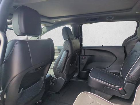 New 2026 Chrysler Pacifica Limited image 13