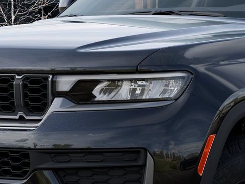 New 2026 Jeep Grand Cherokee Altitude AWD/4WD image 10