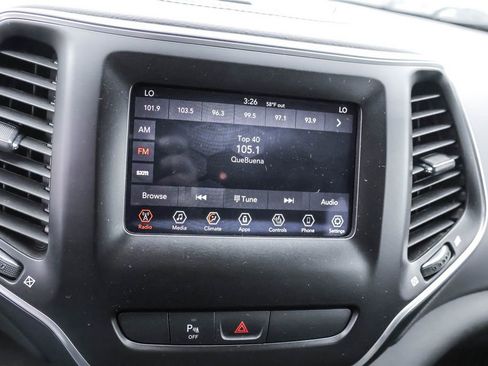 Used 2019 Jeep Cherokee Latitude Plus FWD image 23