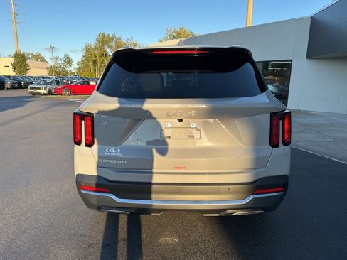 New 2026 Kia Sorento S w/ S Panoramic Sunroof Package FWD image 7
