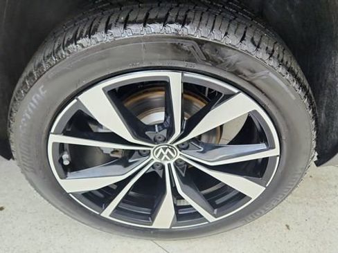 Used 2025 Volkswagen Atlas Cross Sport SEL Premium R-Line AWD/4WD image 59