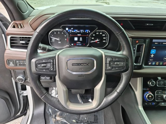 Certified 2021 GMC Yukon Denali w/ Denali Ultimate Package RWD image 10