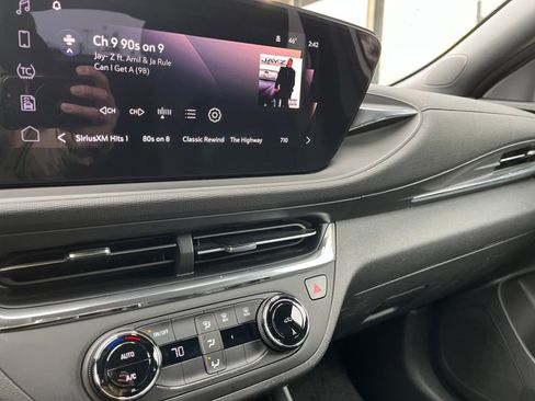 Used 2025 Buick Envista Preferred image 20