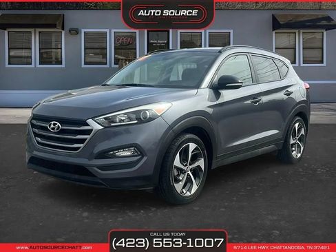 Used 2017 Hyundai Tucson Night w/ Cargo Package FWD image 3