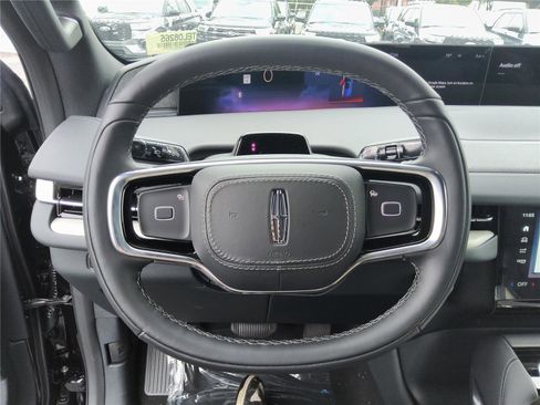 New 2026 Lincoln Navigator L Reserve AWD/4WD image 16