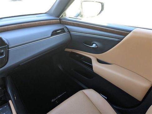 Used 2022 Lexus ES 350 w/ Premium Package image 17