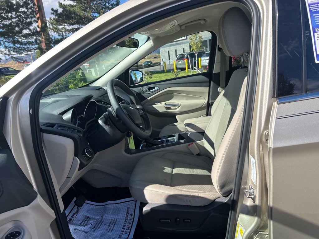 Used 2017 Ford Escape SE w/ Equipment Group 201A FWD image 23
