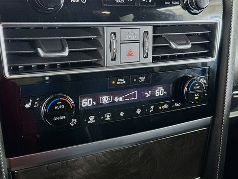 Used 2024 INFINITI QX80 Luxe image 24