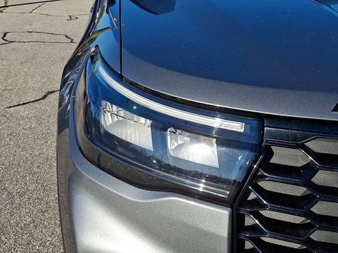 Certified 2025 Ford Explorer ST-Line w/ ST-Line Street Pack image 8