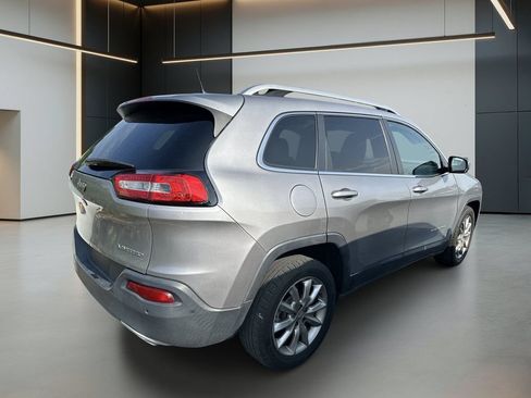 Used 2018 Jeep Cherokee Limited w/ Technology Group FWD image 10