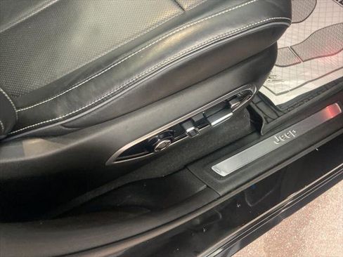 Certified 2022 Jeep Grand Cherokee L Overland w/ Luxury Tech Group IV image 23