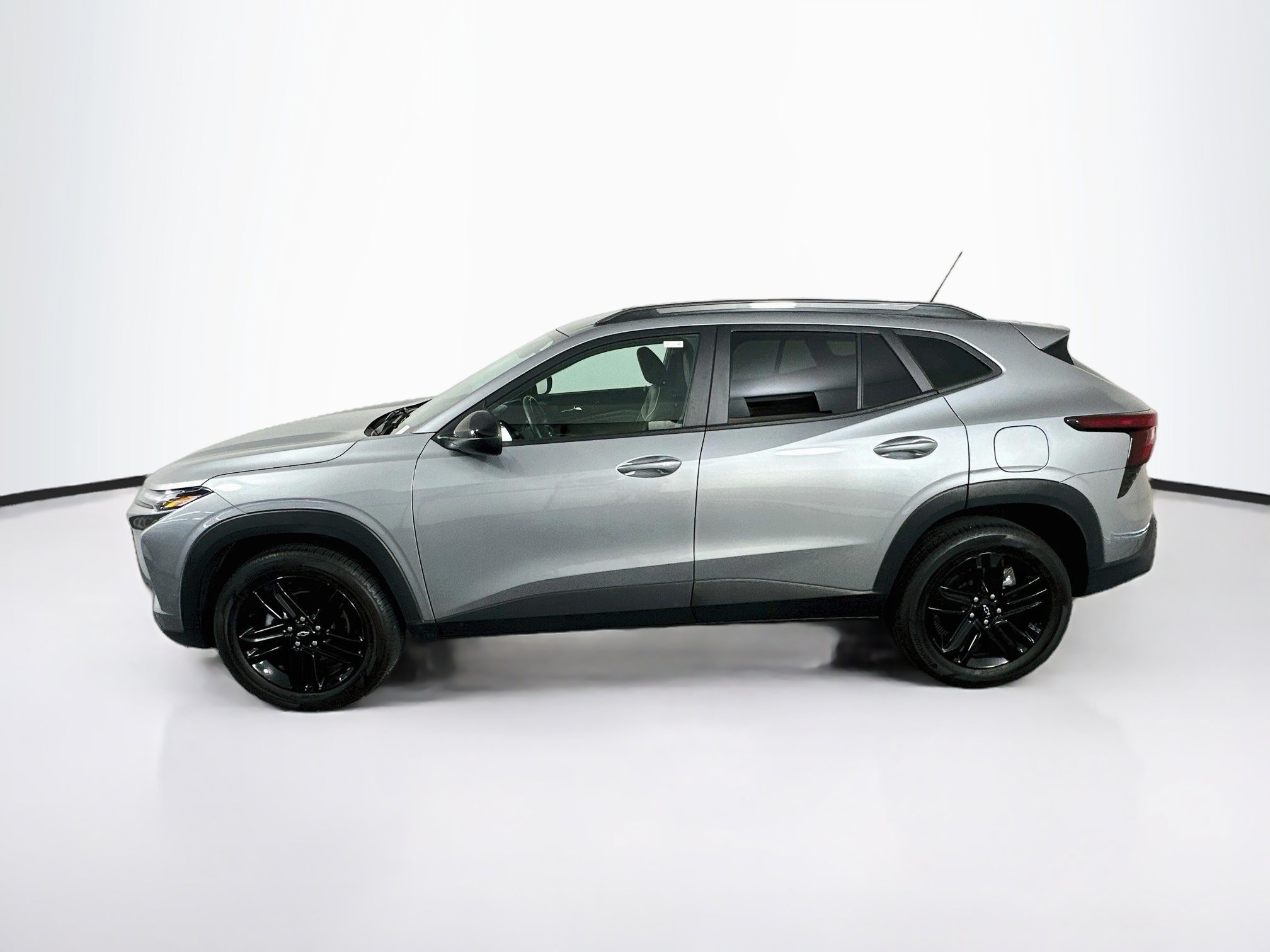 Used 2024 Chevrolet Trax ACTIV w/ Driver Confidence Package FWD image 4