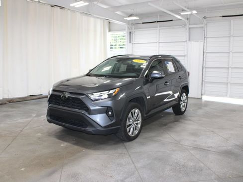 Used 2023 Toyota RAV4 XLE Premium FWD image 4