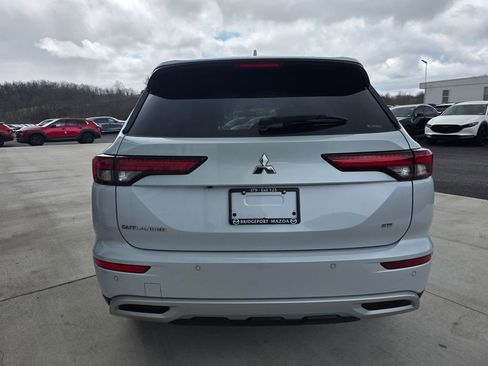Used 2023 Mitsubishi Outlander SE image 6