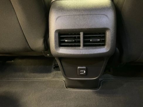 Used 2024 Chevrolet Equinox LT image 37