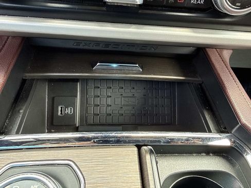 Used 2024 Ford Expedition Limited RWD image 35