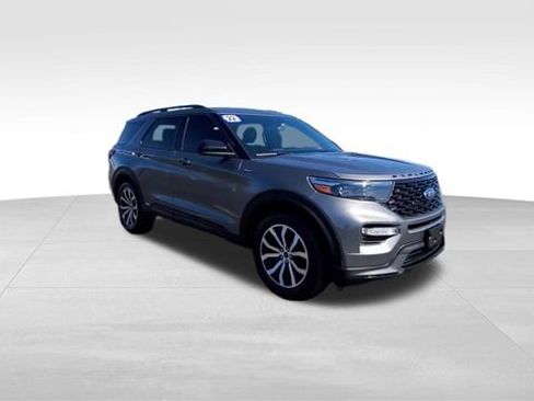 Used 2022 Ford Explorer ST-Line w/ Class IV Trailer Tow Package AWD/4WD image 2
