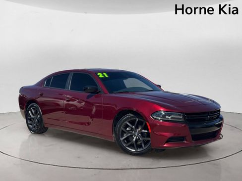 Used 2021 Dodge Charger SXT w/ Blacktop Package RWD image 2