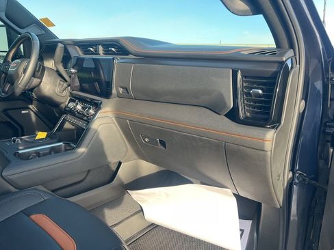 Used 2024 GMC Sierra 2500 AT4 w/ AT4 Premium Plus Package image 36